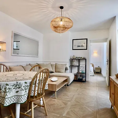 Apartment Fersen Superb Mediterranean Style In Heart Of Old Antibes