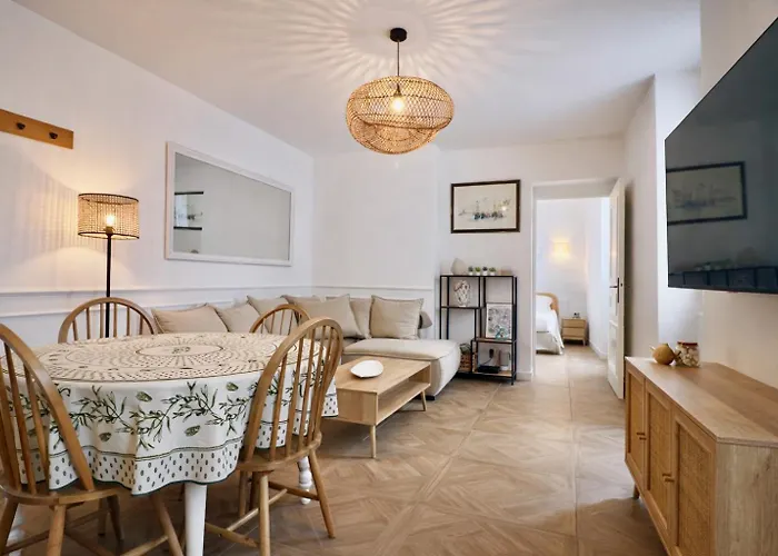 Daire Fersen Superb Mediterranean Style In Heart Of Old Antibes